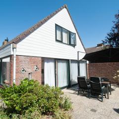 Attractive holiday home in Noordwijkerhout with garden