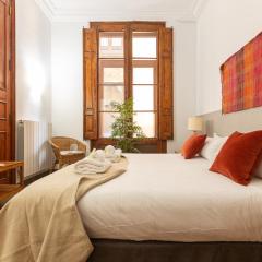 GREAT SPACIOUS APARTMENT IN THE GOTHIC QUARTER