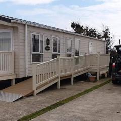 PRIVATELY OWNED Stunning Caravan Seawick Holiday Park St Osyth