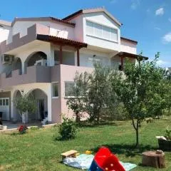 Apartment in Radovin near the Beach