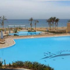 العين السخنة لاڤيستا توباز