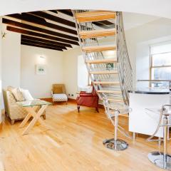 JOIVY Unique Mezzanine Apartment in St Andrews