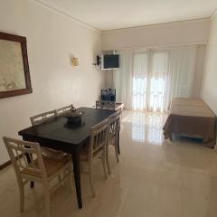 3 ambientes - Departamento reciclado a nuevo a 250m del mar