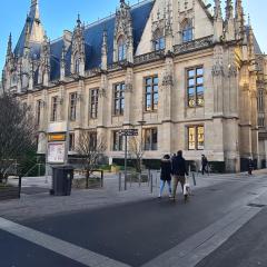 Rouen hyper centre ville Palais de Justice