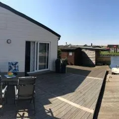 Ferienhaus Good Times mit eigenem Steg Ferienpark Vislust Ijsselmeer