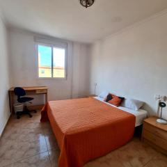 apartemento ideal grupo y familia climatisacion y cerca playa . mongrell