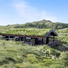 Cozy house with stunning sea views