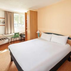 ibis Chartres Ouest Luce