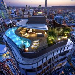 Lvl 23 Spire Infinity Pool Netflix Wifi Carpark by Stylish Stays