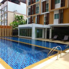 1 Double bedroom Apartment with Swimming pool security and high speed WiFi