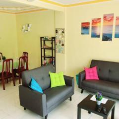 Colourful homestay - (near jeti sky mirror)