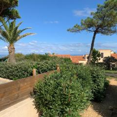 Mini villa climatisée - Vue mer - Mer à 50 m - Jardin et 2 terrasses 300 m2