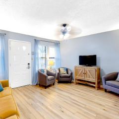 Sea Breeze 206 - The Lucky Pelican