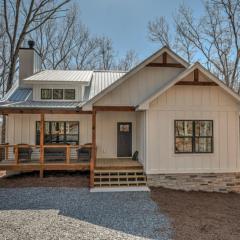 Farmhouse on Pine Terrace