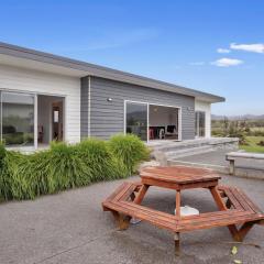 A Reel Retreat - Waihi Beach Holiday Home