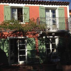 L'ombre de la Glycine du Golfe de Saint Tropez