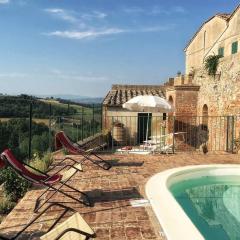 Pasqui Villas La Capanna accogliente casa in paese con vista piscina WiFi