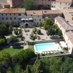 Villa La Consuma : casa storica in paese, giardino, piscina, WiFi