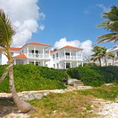 This is a beachfront 3 bedroom, 3 bathroom villa, family-friendly activities