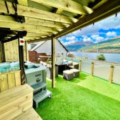 Amazing Alps and Loch views - HOT TUB and pet friendly