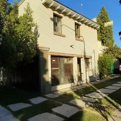 Duplex frente al Club de campo Mendoza