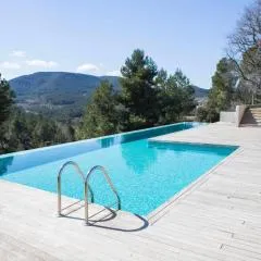 Casa rural Masia Les Apieres