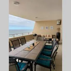 32 Lazy Lizard - Beautiful Sea Viewing Apartment