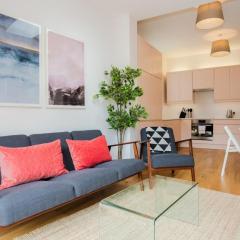 Stylish & Modern 3 Bed Flat in NW London with Garden