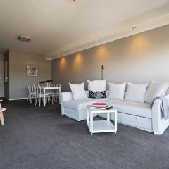 Extra Large 2 Bedroom Apartment in Melbournes Southbank