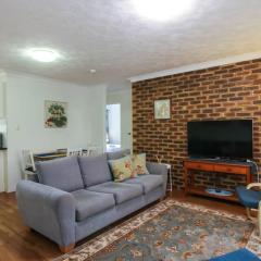 St Lucia 2 Bedroom Apartment Close to UQ and Citycat