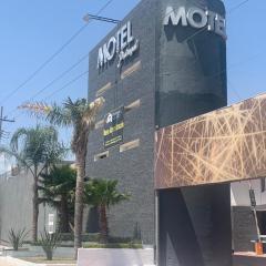 Motel Pedregal Suites