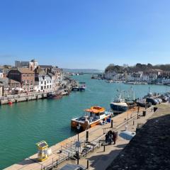 Old Quayside View