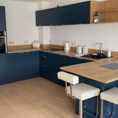 Sleeps 6 Centre of Portrush, Main street, Coastal Links