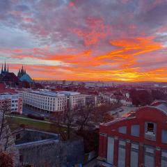 AT THE TOP - Penthouse über den Dächern der Stadt