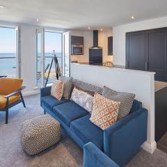 Host & Stay - The Waves