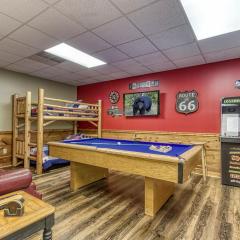 Another Day In Bearadise- Cozy Cabin Retreat in the Smokies Comfort & Fun for All