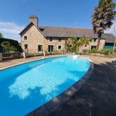 CHAMBRES D'HOTES AVEC PISCINE AUX AGAPANTHES DE CROMEL - Mont Saint Michel