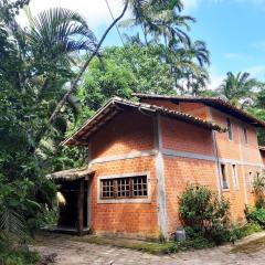 Casa Rústica com WiFi e churrasq em São Sebastião