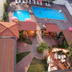 Alba Family Club Hotel