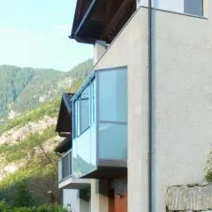 Maison 4 soleil. Casa design luce e natura