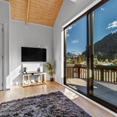 Alex Apt with onsite Gym and walk to town