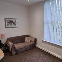 No 7 - 1 BED NEAR SEFTON PARK AND LARK LANE