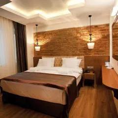 Pera Line Hotel