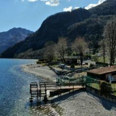 Como Lakeside Cottage - Petfriendly with private garden and access to the lake