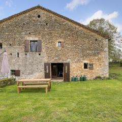 Maison de 4 chambres avec terrasse amenagee et wifi a Gavaudun