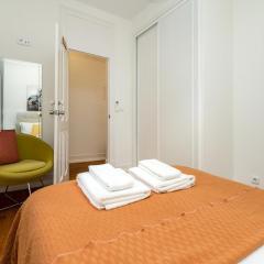 Amazing Double room with En-suite Bathroom, Central Lisbon Listed Instant Book on