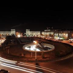 Квартира около станции метро с балконами