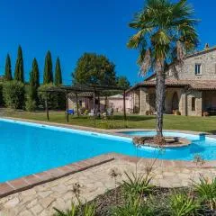 Casale Cicognola 12, Emma Villas