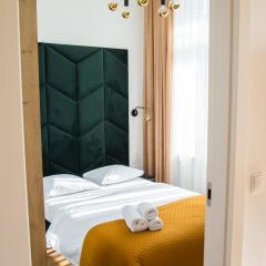 Emerald Room by Rentoom