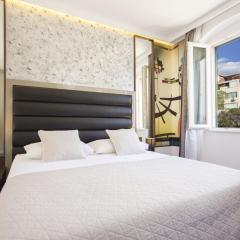 Argentum Luxury Apartment